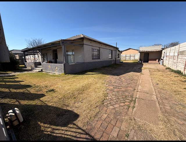 8 BEDROOM HOUSE FOR SALE IN BRAKPAN CENTRAL